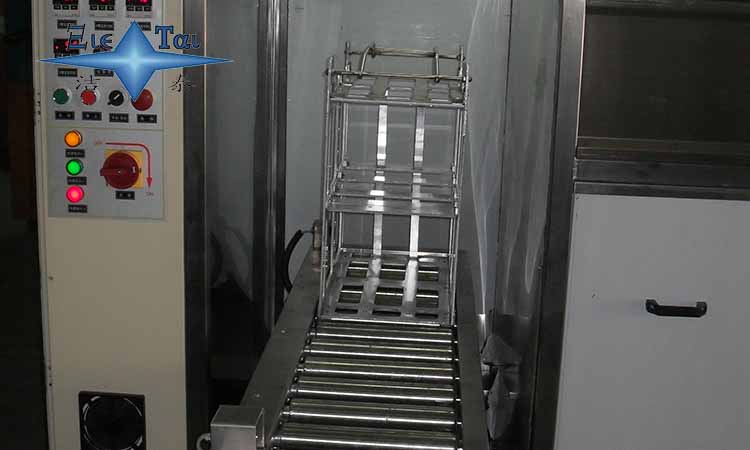 在平板玻璃加工中使用超聲波清洗機清洗 在平板玻璃加工中使用超聲波清洗機清洗