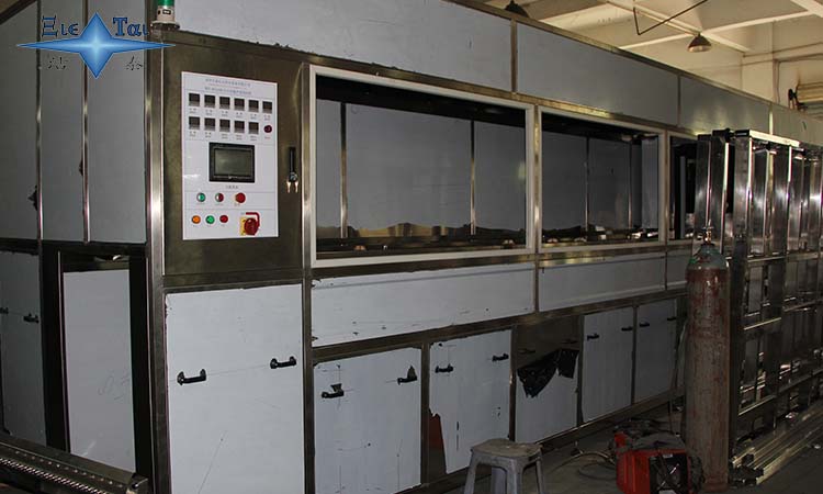 超聲波清洗機(jī)的清洗槽是哪些材質(zhì)？清洗溫度多少度適宜？