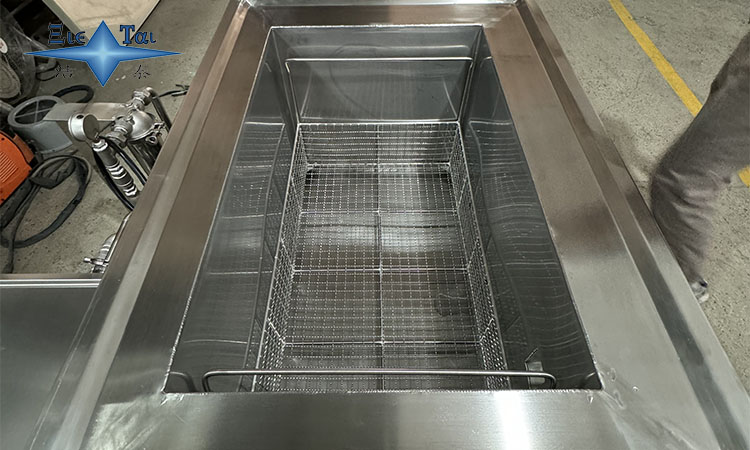 超聲波清洗機(jī)為什么可以”擊穿”？深入解析空化效應(yīng)的力量與安全使用指南